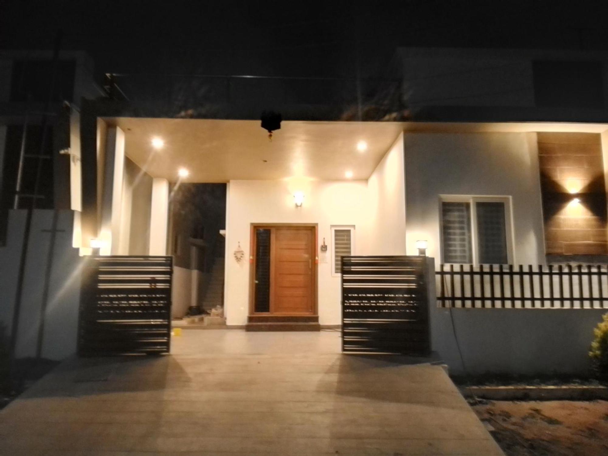 Shi'S 2Bhk Individual Villa @ Kojambuttúr Kültér fotó